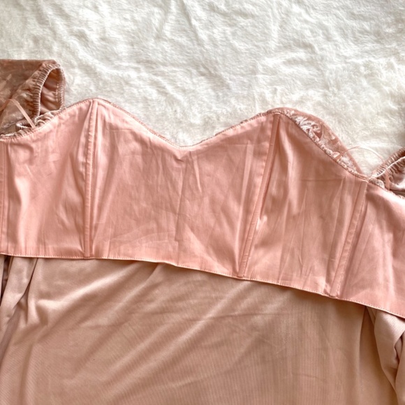 NWT Velvet Pink Top from Francesca’s Size Medium - Picture 13 of 16